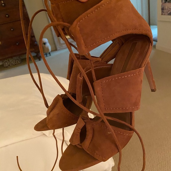 Zara Basic Collection heels size 8 - Picture 9 of 10